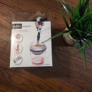 Stylpro  expert makeup brush cleaner and dries